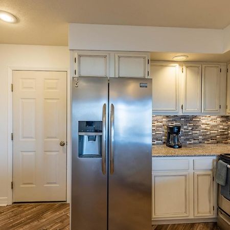 B 32-1 Spacious Villa Close To Pool Branson Exterior foto